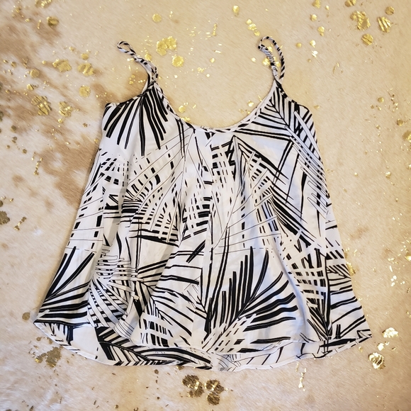 NWT Apt.9 XS Black & White Leaves Tank - Picture 2 of 4